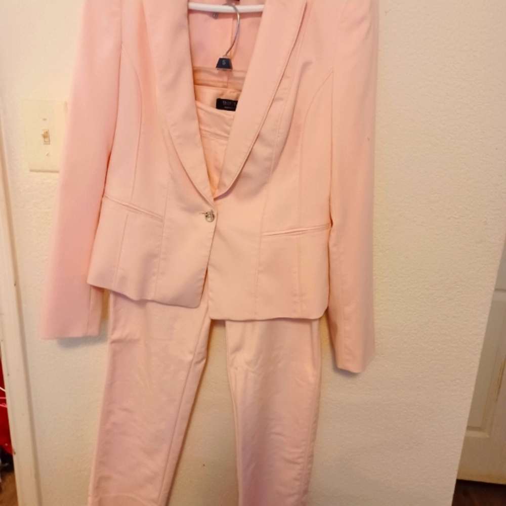 Woman's  pantsuit